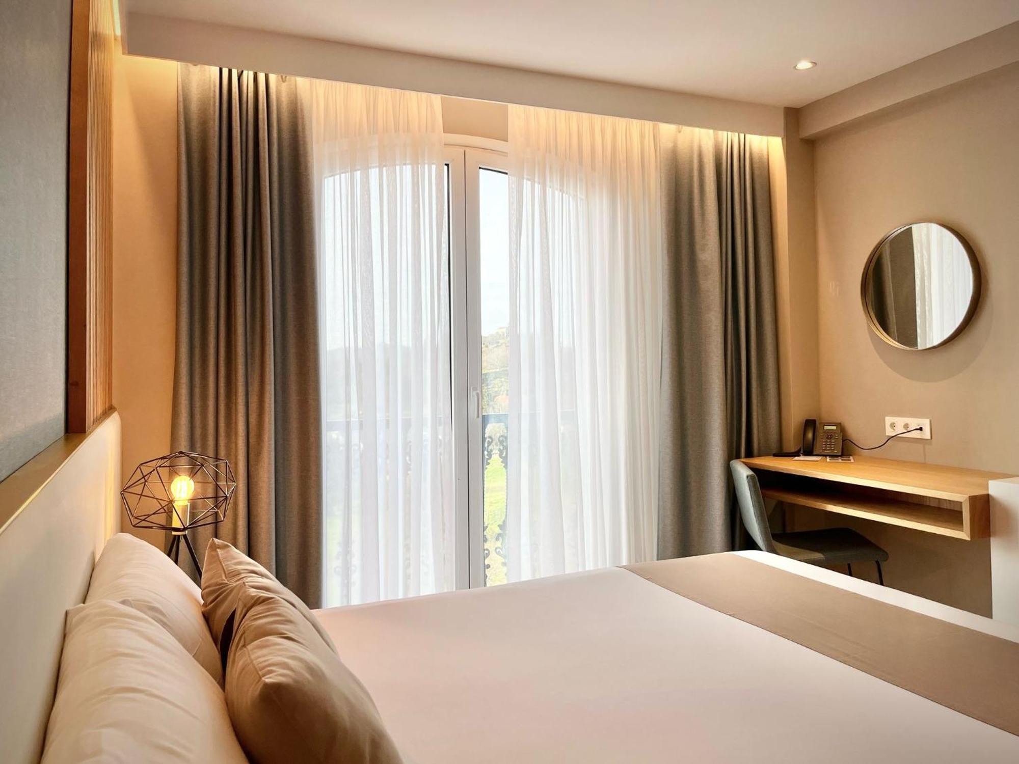 Hotel Candor A Lama ภายนอก รูปภาพ